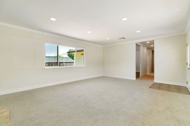 Building Photo - Move-In Ready Cambrian Gem – New Appliances and many upgrades!