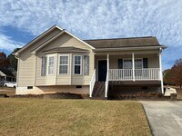Building Photo - 3 Bedroom, 2 Bathroom House in Winston-Salem!