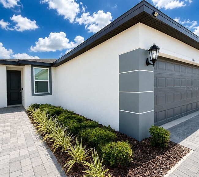 Building Photo - 5514 Clove Row
