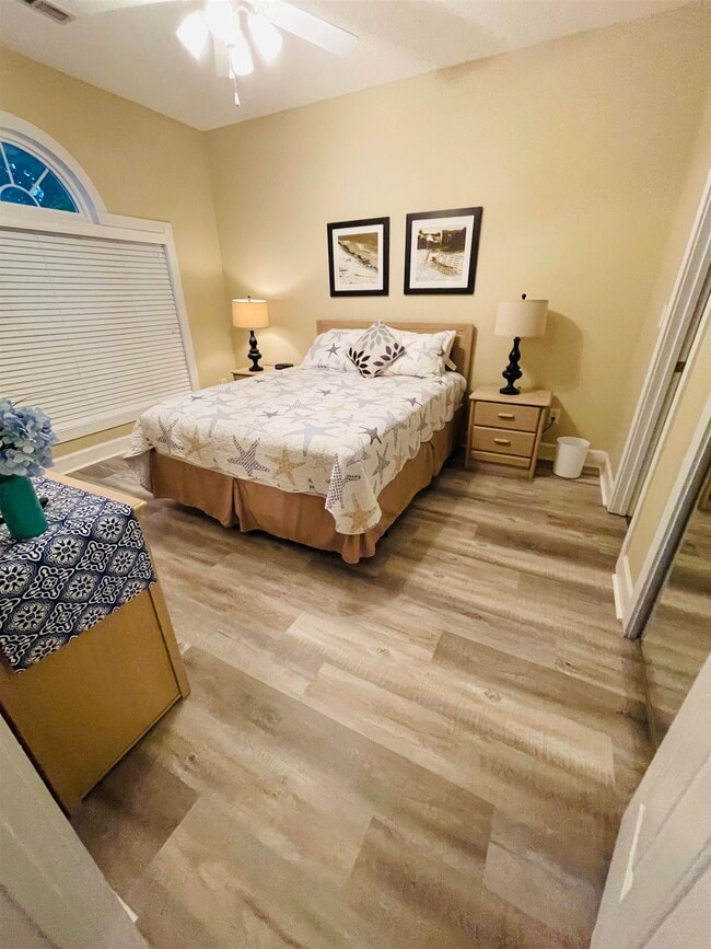 Building Photo - 702 Riverwalk Dr