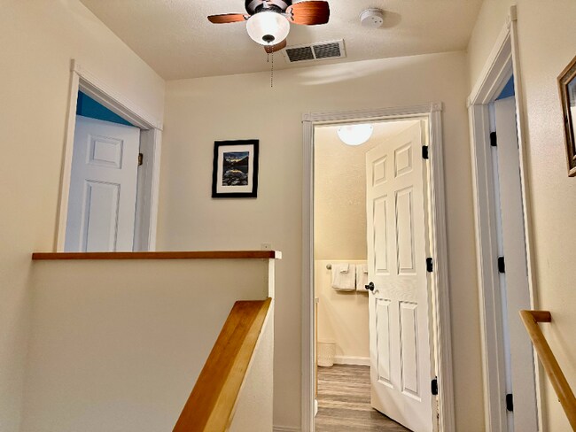 Building Photo - 12 River Falls Dr