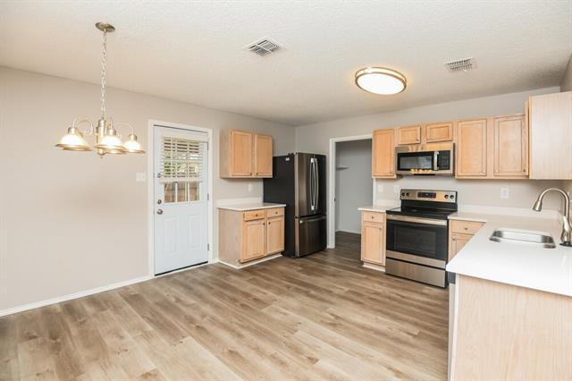 Building Photo - 8725 Hunters Trail