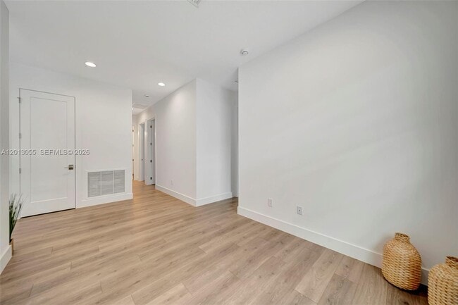 Building Photo - 1454 SW 23rd St
