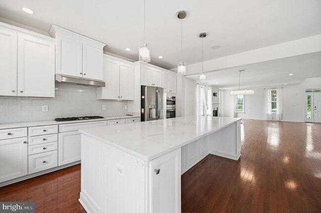 Building Photo - 24267 Purple Finch Dr