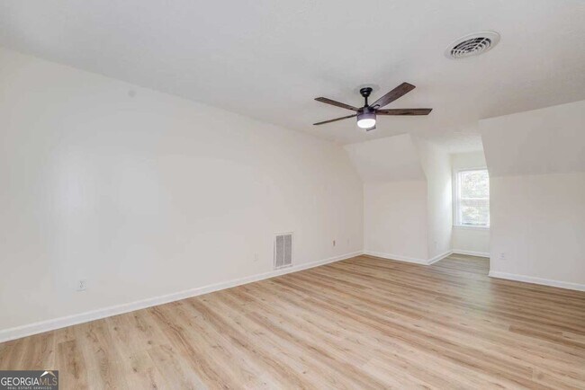 Building Photo - 133 Bishop Rd NW