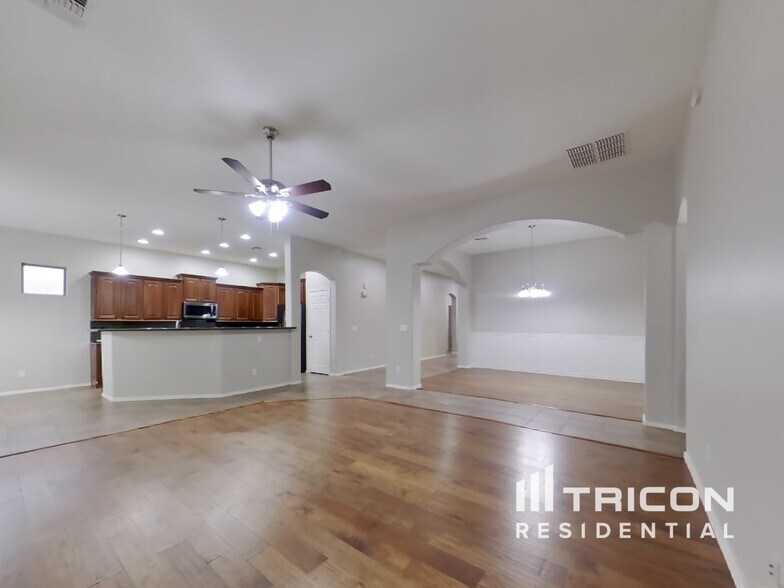 Building Photo - 13570 W Port Au Prince Ln