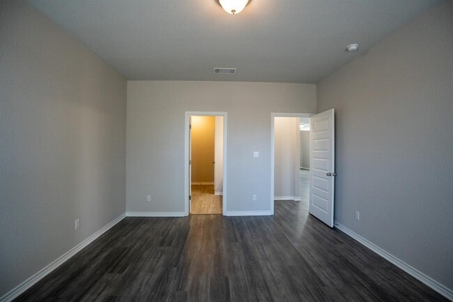 Building Photo - 252 Syrah Ct