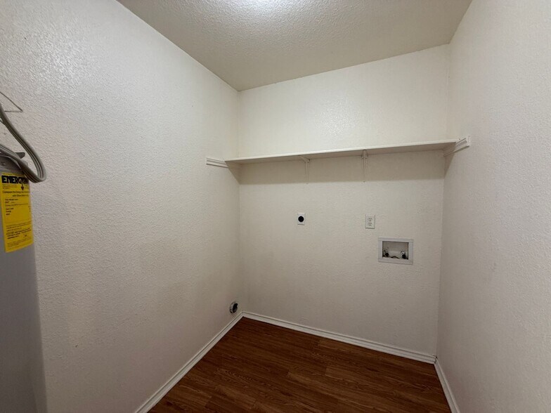 Building Photo - 4504 Alan Kent Dr