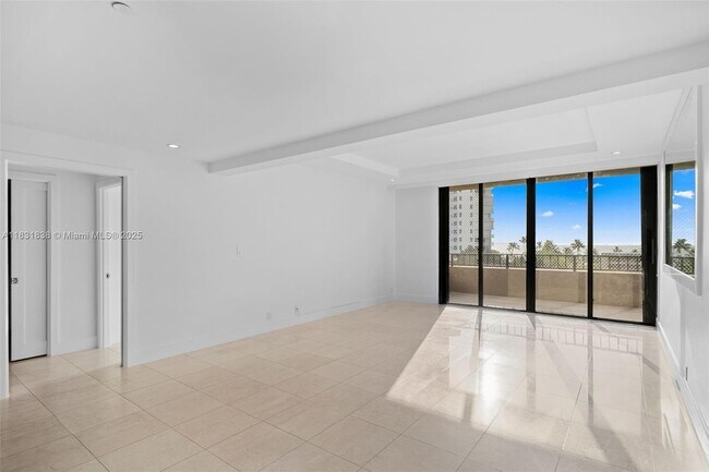 Building Photo - 251 Crandon Blvd