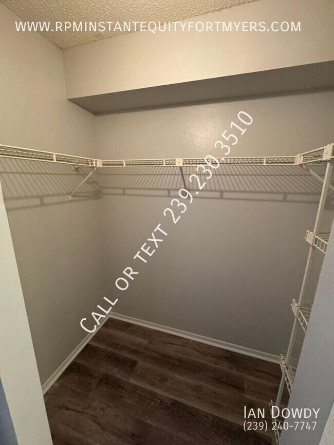 Building Photo - 5323 Summerlin Rd