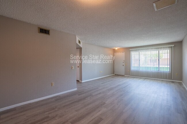 Building Photo - 17230 N Palo Verde Dr