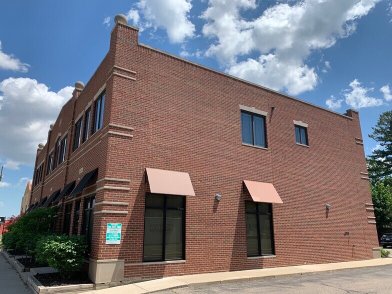 Building Photo - 614 E 11 Mile Rd