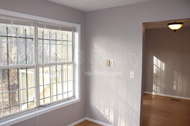 Building Photo - 508 Jarrett Ct