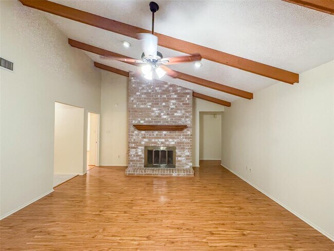 Building Photo - 2926 Colonial Dr