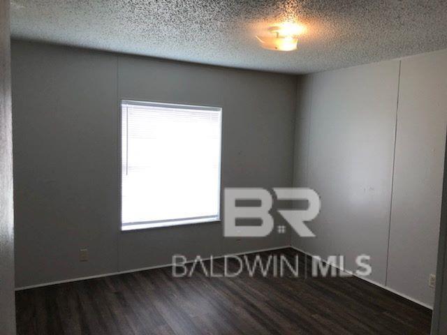 Building Photo - 210 Swallow Cir