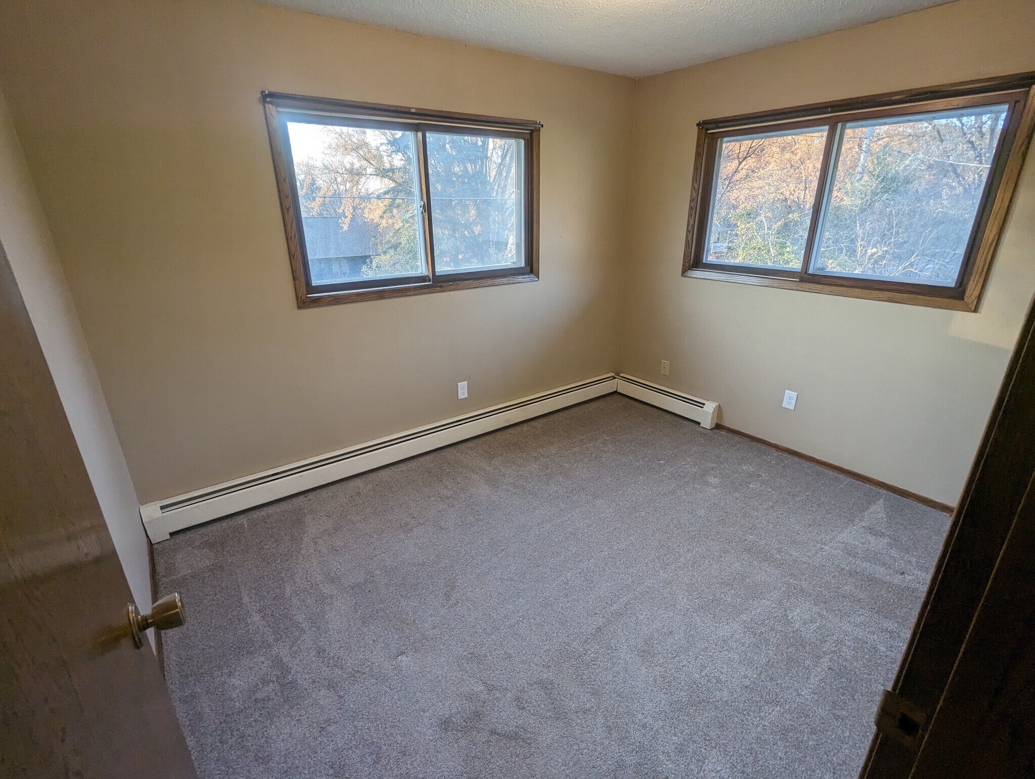 Building Photo - 705 2nd Ave NE