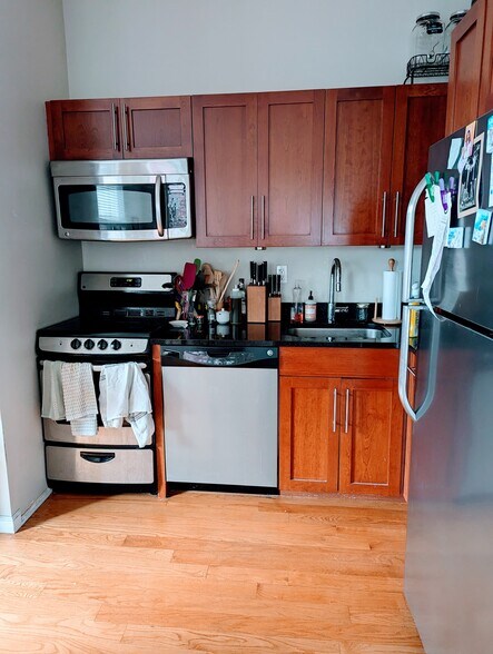 Building Photo - 483 Beacon St