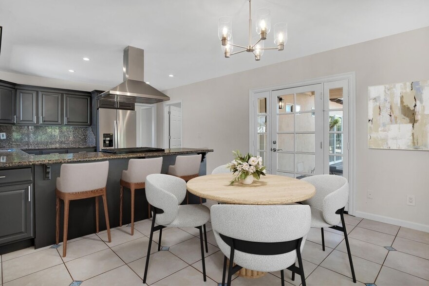 Building Photo - 7635 Fallbrook Ave