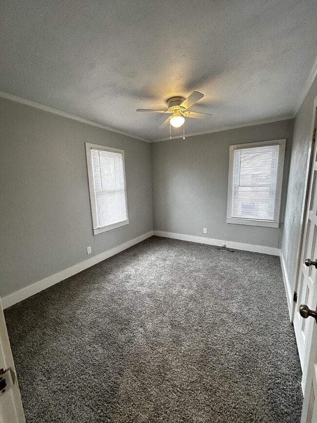 Building Photo - 447 McGill St