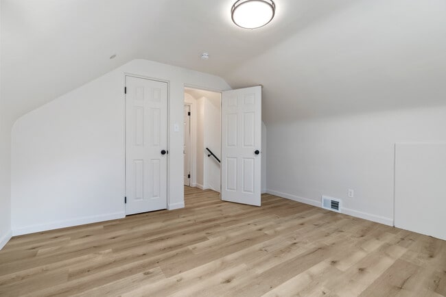 Building Photo - 4484 Scherling St