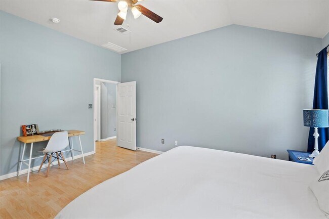 Building Photo - 1900 Melissa Oaks Ln