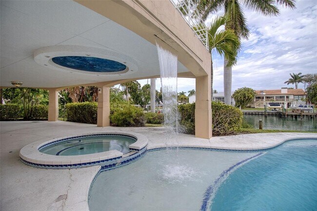 Building Photo - 131 Sands Pt Dr