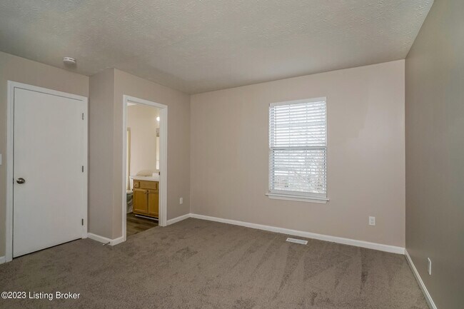 Building Photo - 4103 Willowview Blvd