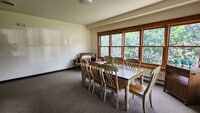 Building Photo - 1 bed 1 bath Simple Living- Utilities INCL...