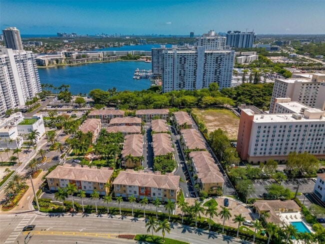 Building Photo - 18413 NE 27th Ct