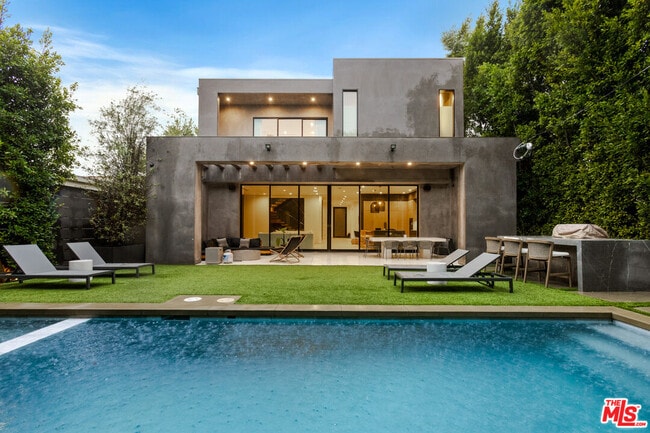 Building Photo - 356 N La Jolla Ave