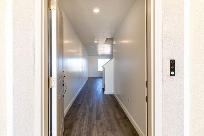 Building Photo - Townhome in Long Valley Community