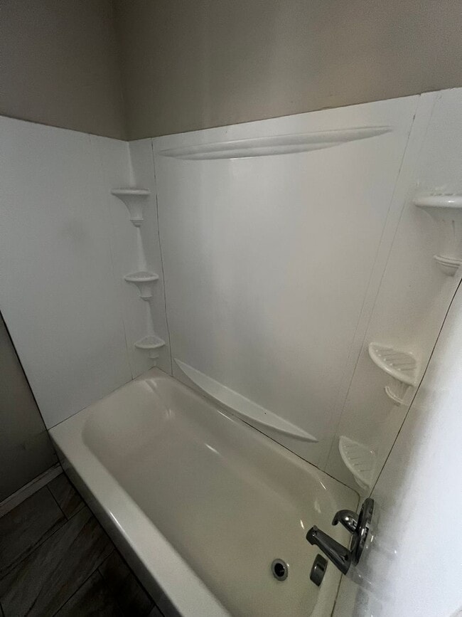 Building Photo - 3 Bedroom Duplex