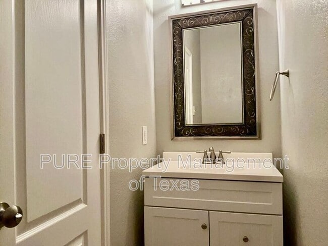 Building Photo - 2518 Vestavia Ridge Ln