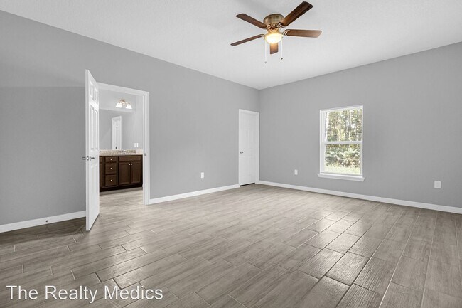 Building Photo - 3 br, 2 bath House - 2782 Wright Ave SE