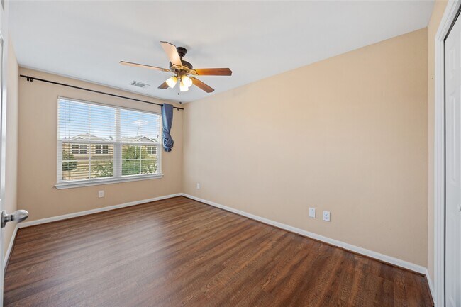 Building Photo - 17123 Wilthorne Gardens Ct