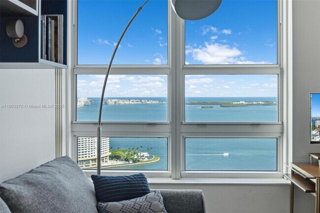 Building Photo - 951 Brickell Ave