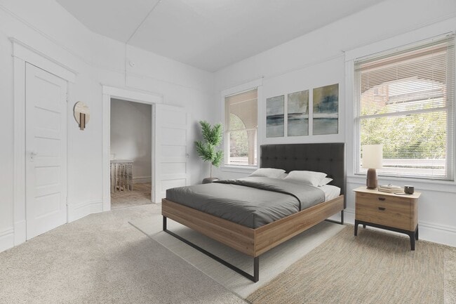 Building Photo - Charming Goose Hollow Home, Big, Spacious, and Bright! Move-in Specials!