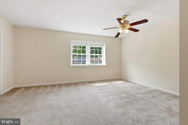 Building Photo - 8031 Sleepy View Ln