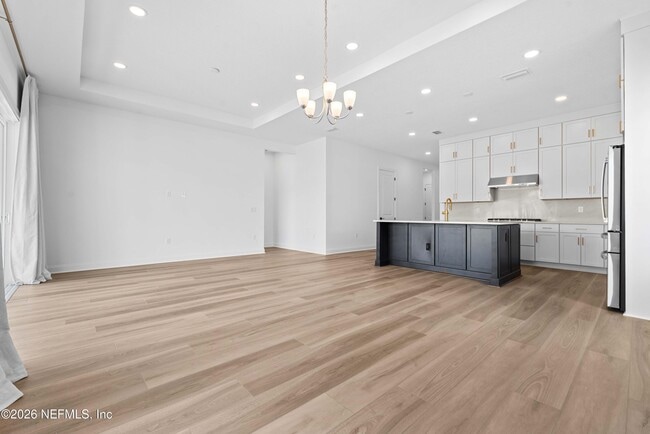 Building Photo - 174 Pine Leaf Dr