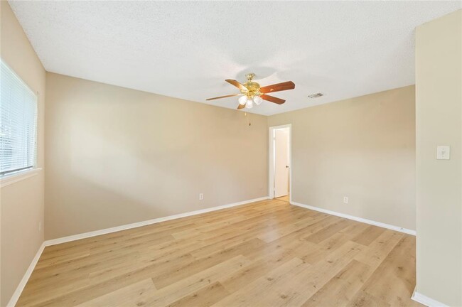 Building Photo - 3310 Crossman Dr