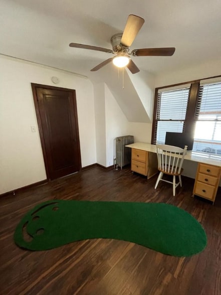 Building Photo - 25 Delos St W