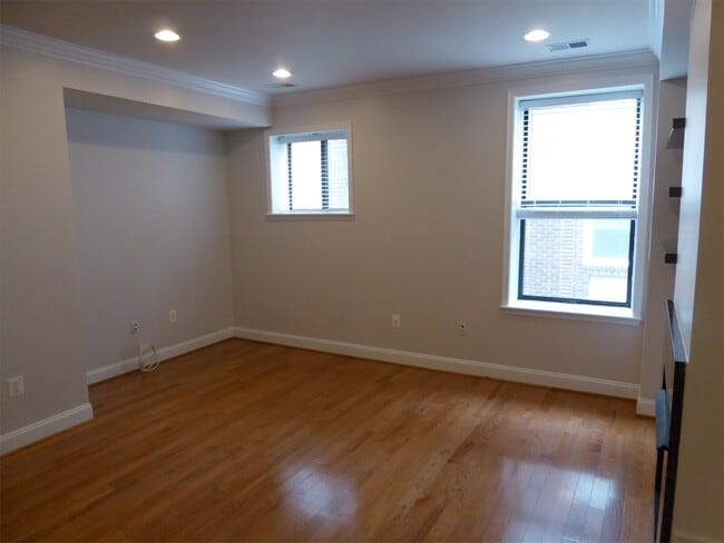 Building Photo - 1437 Spring Rd NW