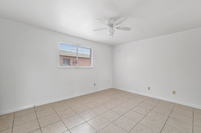 Building Photo - La Paloma Village Apartments