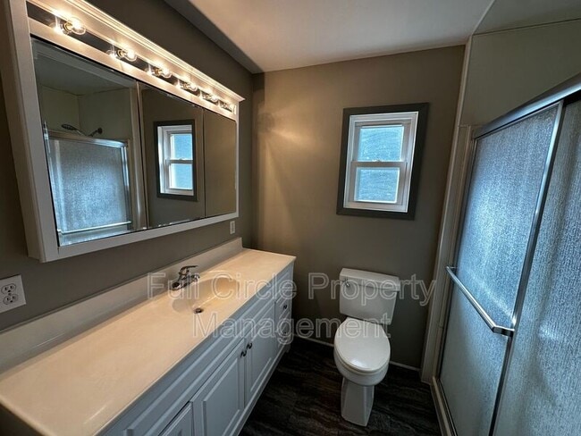 Building Photo - 7116 S 71st Ave