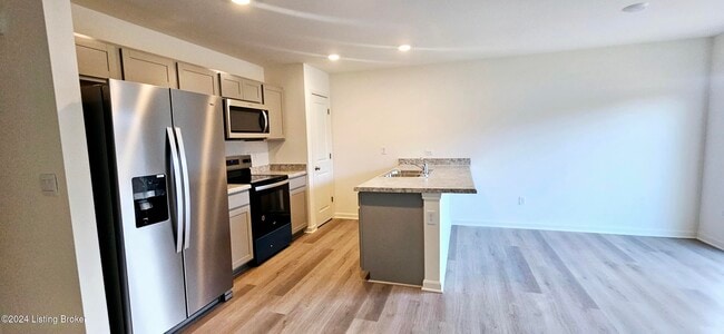 Building Photo - 1557 Robin Rd