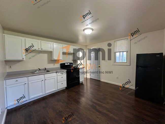 Building Photo - 4635 Towle Ave