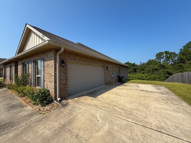 Building Photo - Spacious 4 bedroom 2.5 bath Home for Rent ...