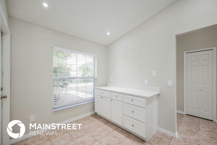 Building Photo - 10703 Crescendo Loop