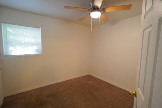 Building Photo - 702 Nassau St