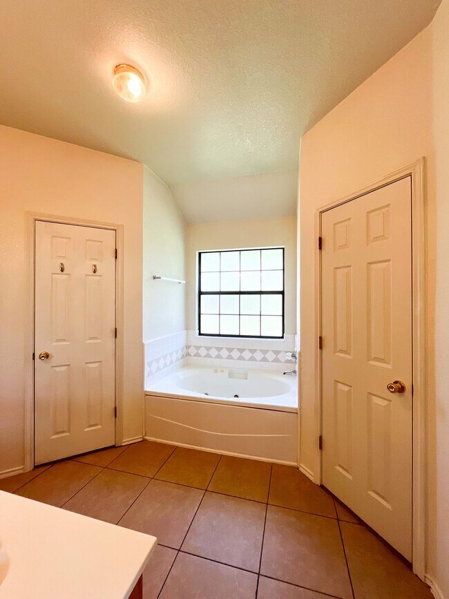 Building Photo - Available NOW!!!! Open floor plan features living room with fireplace, dining area, and large kit...